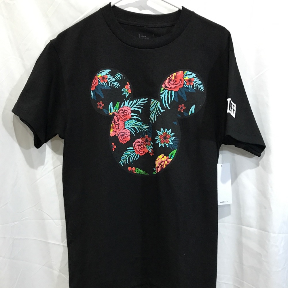 Cool Disney Mickey Mouse T-shirt NWT